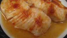 Filé de peixe ao molho de vinho