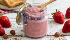 Nutella de morango com avelã cremosa e sem lactose de apenas 3 ingredientes