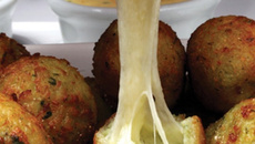 Bolinho de arroz com massa de batata da Adriene