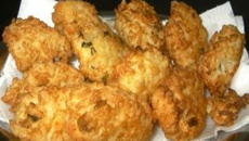 Bolinhos de arroz com queijo