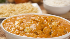 Estrogonofe de lombo com arroz e feijão