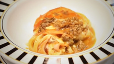 Ninho misto à bolonhesa