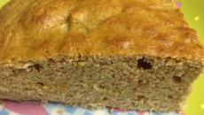 Bolo de maçã com banana e especiarias