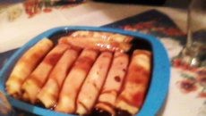 Panquecas doces com molho de vinho maravilhosas