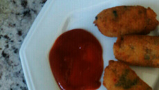 Bolinho de arroz maravilhoso com cenoura raladinha e bem sequinho