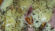 Omelete com queijo e presunto