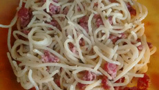 Macarrão alho e óleo com linguiça toscana da Lory