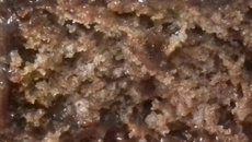 Bolo de iogurte e chocolate com cobertura de nutella