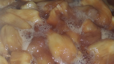 Doce de jaca em calda saboroso