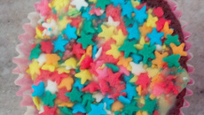 Cupcake estrelado - chocolate e brigadeiro branco