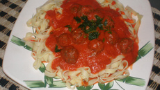 Espaguete com almôndegas