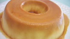 Pudim de leite condensado com queijo