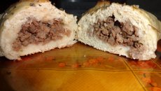 Esfiha com recheio de carne moída da sogra