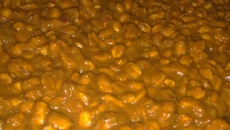 Pé de moleque com leite condensado