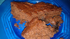 Bolo de Coca-Cola com ameixa