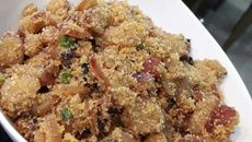 Farofa de pinhão com bacon