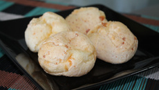 Pão de queijo mineiro