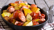 Linguiça toscana com batata na panela de pressão