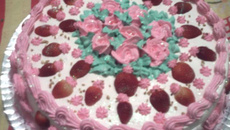 Bolo de morango com chantilly