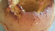 Bolo de farinha de milho amarela