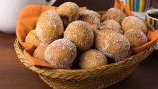 Bolinho de chuva com banana