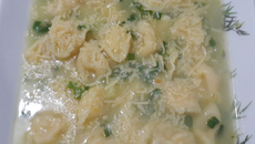 Sopa de capeletti cremosa (sem carne)
