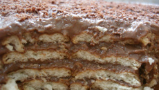 Pavê de chocolate com bolacha maisena