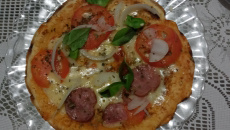 Pizza de liquidificador na frigideira