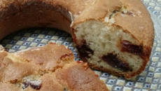 Bolo de goiabada com coco