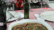 Carneiro na cerveja preta