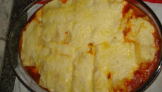 Canelone de presunto e queijo a dois molhos