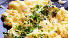 Ovos mexidos de café da manhã