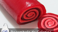 Rocambole de gelatina com marshmallow