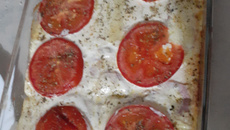 Torta de pão de forma com creme branco