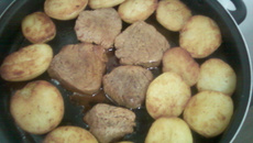 Batata dourada com baby beef