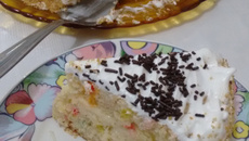 Bolo de festa com recheio