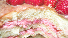 Bolo mousse de morango