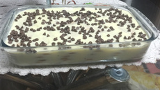 Torta de bolacha com creme branco