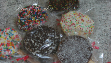 Pirulito de brigadeiro com bolacha Maria