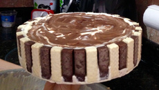 Torta de bis meio amarga