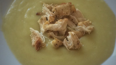 Creme de batata inglesa com alho-poró