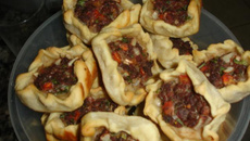 Esfiha árabe aberta