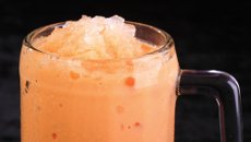 Drink de frutas com champagne