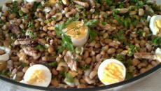 Salada de feijão fradinho com sardinha em lata