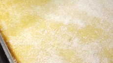 Bolo de tapioca granulada