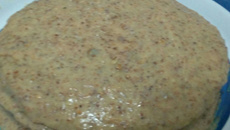 Bolo de amendoim recheado