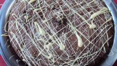 Bolo de chocolate com recheio cremoso