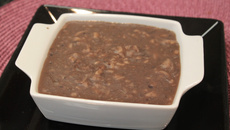 Sopa de feijão com arroz integral light, fácil e nutritiva