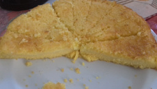 Bolo de fubá cremoso