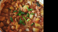 Estrogonofe de legumes e tofu